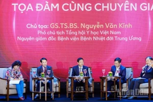 Các chuyên gia y tế tham gia thảo luận tại hội thảo "Hành trình vì một Việt Nam không còn bệnh do não mô cầu nhóm B”.