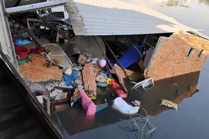 Hiện trường vụ sập nhà. 