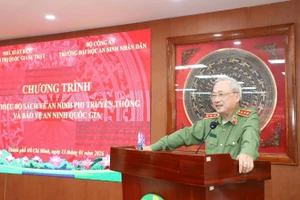 Giáo sư, Tiến sĩ, Thượng tướng Nguyễn Văn Thành phát biểu chia sẻ tại Chương trình.