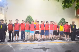 Các đối tượng tại cơ quan chức năng.