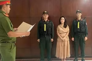 Bị can Nguyễn Thị Hiền tại cơ quan chức năng. (Ảnh: Công an Thành phố Hồ Chí Minh)