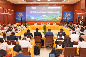 Toàn cảnh diễn đàn. (Ảnh: NGUYỄN HÙNG)