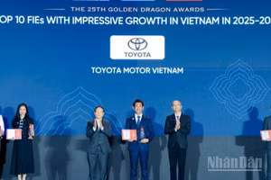 Công ty ô-tô Toyota Việt Nam nhận Giải thưởng Rồng vàng.