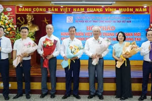 Các chuyên gia, diễn giả tại hội thảo kinh tế biển.