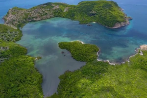 Đặc khu Côn Đảo nhìn từ trên cao. 