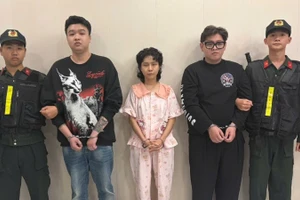 Các đối tượng tại cơ quan chức năng. (Ảnh: Công an cung cấp)