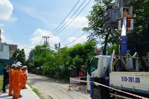 Công tác kiểm tra, bảo trì, bảo dưỡng các thiết bị điện được ngành điện Thành phố Hồ Chí Minh thực hiện thường xuyên.