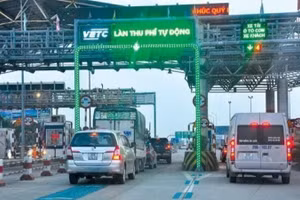 Cục Đường bộ Việt Nam đề nghị các nhà đầu tư, doanh nghiệp dự án BOT và các đơn vị liên quan xem xét, chỉ đạo trạm thu phí miễn phí dịch vụ sử dụng đường bộ cho các phương tiện vận chuyển hàng cứu trợ.