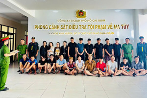 Các đối tượng tại cơ quan chức năng. (Ảnh: Công an cung cấp).