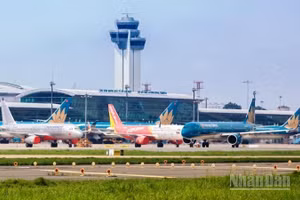 Cục Hàng không Việt Nam yêu cầu các đơn vị liên quan xây dựng và triển khai phương án hỗ trợ hành khách bị ảnh hưởng do thay đổi lịch bay, hủy chuyến hoặc điều chỉnh đường bay.