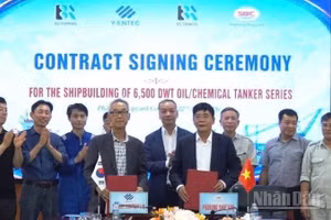 Công ty Đóng tàu Phà Rừng đã ký hợp đồng đóng mới và biên bản ghi nhớ (MOU) loạt tàu chở dầu/hóa chất trọng tải 6.500 DWT, gồm 10 chiếc với đối tác Hàn Quốc.