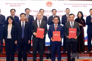  Vietjet và SPDB Financial Leasing trao thỏa thuận tài trợ thuê mua tàu bay Comac.
