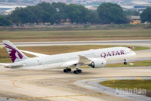 Nhiều quốc gia Trung Đông đóng cửa không phận, khiến các chuyến bay buộc phải hủy.