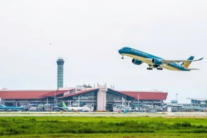 Máy bay hoạt động tại Cảng Hàng không quốc tế Nội Bài.