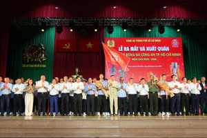 Câu lạc bộ bóng đá Công an Thành phố Hồ Chí Minh tái xuất với Lê Huỳnh Đức làm huấn luyện viên
