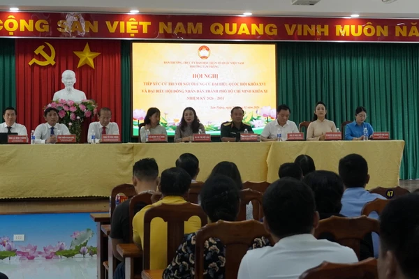 Quang cảnh hội nghị tiếp xúc cử tri tại phường Tam Thắng, Thành phố Hồ Chí Minh sáng ngày 25/2.