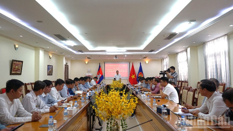 Konferansen tiltrakk seg et stort antall delegater fra alle samfunnslag blant vietnamesere som bor og arbeider i Kambodsja. (Foto: HUY VU) ndo_br_dsc06768-5061.jpg