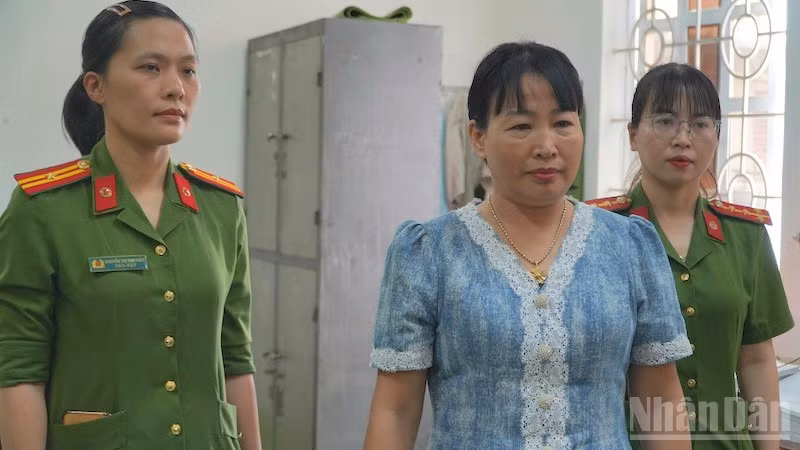 Bà Phạm Thị Minh Lý, Giám đốc Công ty Trách nhiệm hữu hạn Lý Tuấn.