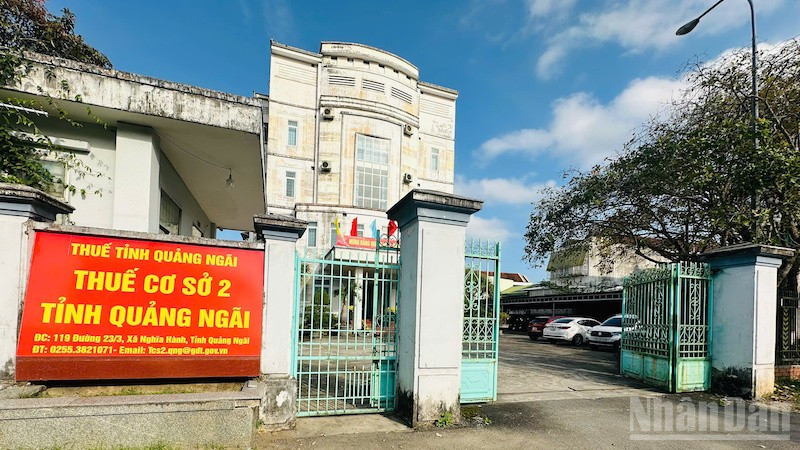 Thuế cơ sở 2 tỉnh Quảng Ngãi gửi văn bản tới nhiều xã, phường xin hỗ trợ kinh phí để chi trả cho cán bộ, công chức.