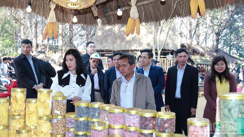 Nhiều hoạt động thương mại gắn với các sự kiện văn hóa giúp tỉnh Quảng Ngãi quảng bá dược liệu vùng Tây Nguyên.