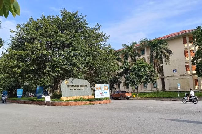 Tổ chức lại Trường đại học Hồng Đức trên cơ sở sáp nhập Trường đại học Văn hóa, Thể Thao và Du lịch.