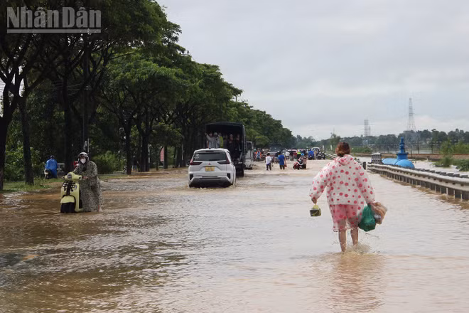 Nhiều xã, phường bị ngập do mưa lũ vừa qua.