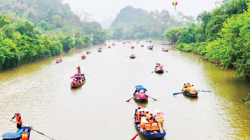 Lễ hội truyền thống trở thành động lực thúc đẩy du lịch và kinh tế địa phương