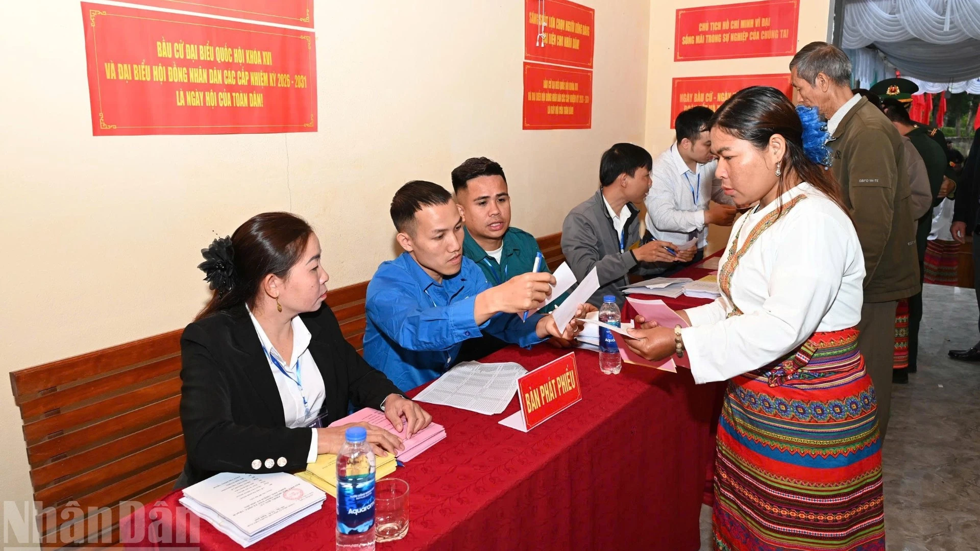 Gần 1 Triệu Cử Tri Hà Tĩnh Nô Nức Đi Bầu Cử Đại Biểu Quốc Hội Và HĐND