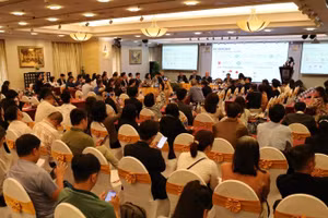 Quang cảnh diễn đàn.