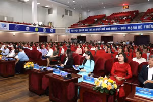 Các đại biểu tham dự hội thảo.