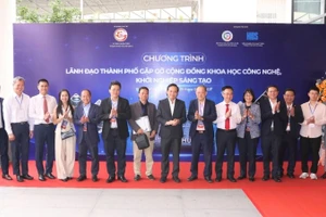 Lãnh đạo Thành phố Hồ Chí Minh gặp gỡ cộng đồng khởi nghiệp đổi mới sáng tạo tại SIHUB.