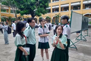 Thí sinh tham gia kỳ thi tuyển sinh lớp 10 công lập năm học 2026-2027 tại Thành phố Hồ Chí Minh.
