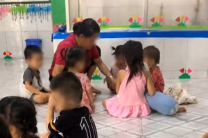 Người phụ nữ trong video lan truyền trên mạng xã hội. (Ảnh chụp qua video)