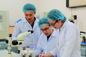 Hoạt động nghiên cứu khoa học tại Đại học quốc gia Thành phố Hồ Chí Minh.