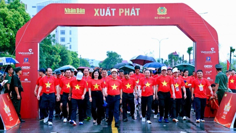 Đồng lòng hướng tới tương lai xanh, sạch, bền vững.