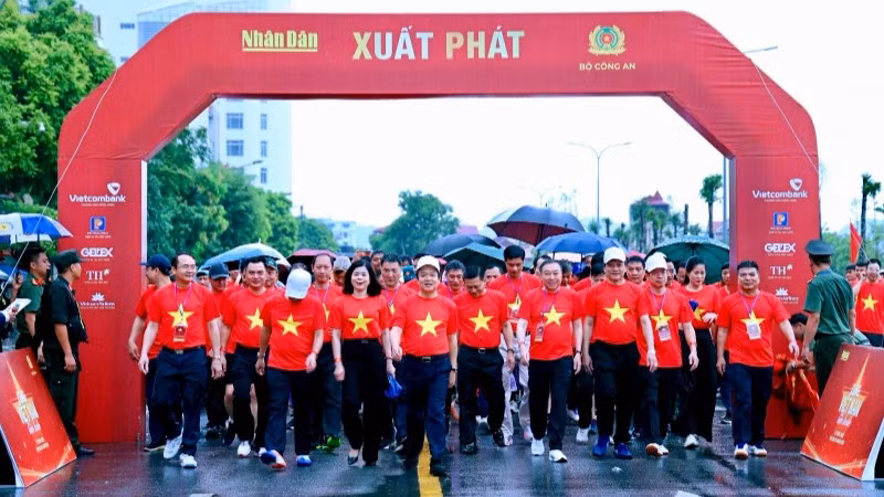 Đồng lòng hướng tới tương lai xanh, sạch, bền vững.