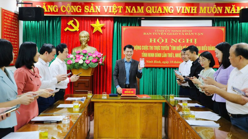 Nội dung cuộc thi tập trung vào Báo cáo chính trị, Nghị quyết, Chương trình hành động và kết quả Đại hội Đảng bộ tỉnh Ninh Bình lần thứ I, nhiệm kỳ 2025-2030. (Ảnh: ĐỨC LAM)