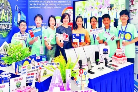 Các sản phẩm của dự án “No Vape Life” do học sinh Trường THCS Định Trung thực hiện.