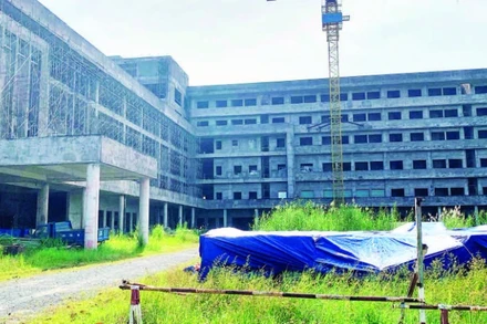 Bệnh viện Ung bướu Cần Thơ dừng thi công từ năm 2022 đến nay.