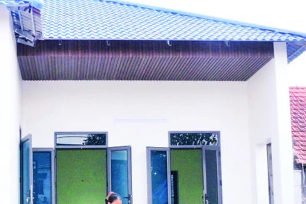 Ngôi nhà mới của gia đình bà Trần Thị Sa, xã Nam Lý, tỉnh Ninh Bình vừa được hoàn thành nhờ chương trình xóa nhà dột nát của tỉnh.