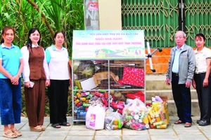 Mô hình “Ngôi nhà xanh” góp phần giữ gìn vệ sinh môi trường và giúp đỡ phụ nữ, trẻ em có hoàn cảnh khó khăn.