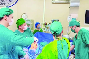 Một ca phẫu thuật nội soi tại Bệnh viện đa khoa Bắc Kạn.