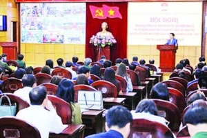 Quang cảnh hội nghị. (Ảnh MAI LUẬN)