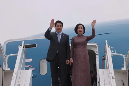 Chủ tịch nước Lương Cường và Phu nhân đã rời Thủ đô Luanda, kết thúc tốt đẹp chuyến thăm cấp Nhà nước Cộng hòa Angola.