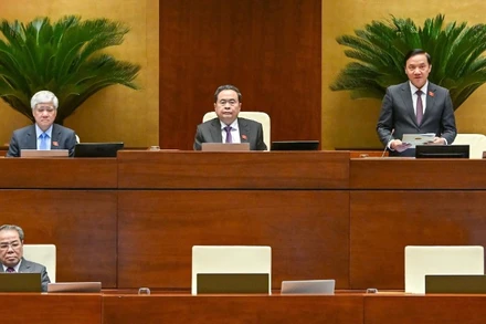 Chủ tịch Quốc hội Trần Thanh Mẫn và các Phó Chủ tịch Quốc hội chủ trì, điều hành phiên họp. (Ảnh: THỦY NGUYÊN)