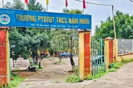 Trường phổ thông dân tộc bán trú trung học cơ sở Nậm Mười, nơi xảy ra vụ việc. (Ảnh: THANH SƠN)