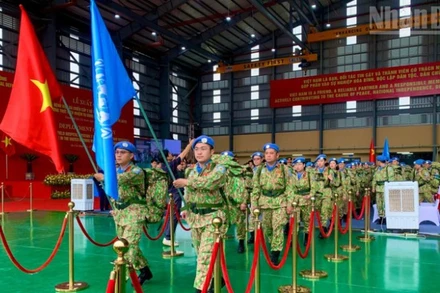 Các đơn vị xuất quân lên đường làm nhiệm vụ quốc tế. 