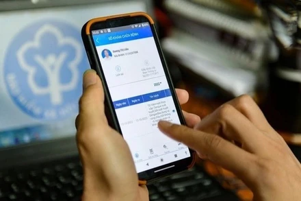 Sổ bảo hiểm xã hội điện tử sẽ thay thế cho sổ bảo hiểm xã hội giấy với nhiều lợi ích thiết thực. (Ảnh minh họa)