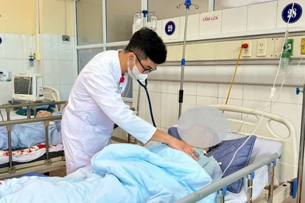 Điều trị bệnh nhân lao tại Bệnh viện Phổi Hà Nội (Sở Y tế Hà Nội).