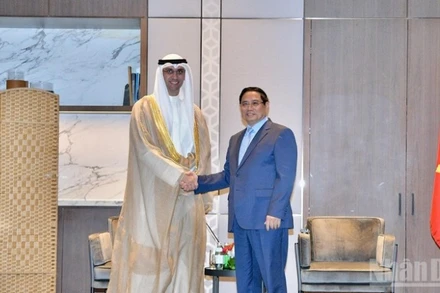 Thủ tướng Phạm Minh Chính và Giám đốc điều hành Cơ quan đầu tư Kuwait (KIA) Sheikh Saud Salem Abdulaziz Al-Sabah. (Ảnh: THANH GIANG)
